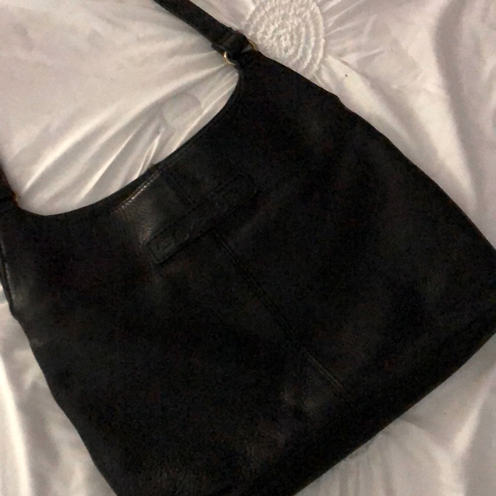 LEATHER FOSSIL CLASSIC PURSE WITH LOTS OF POCKETS!!
